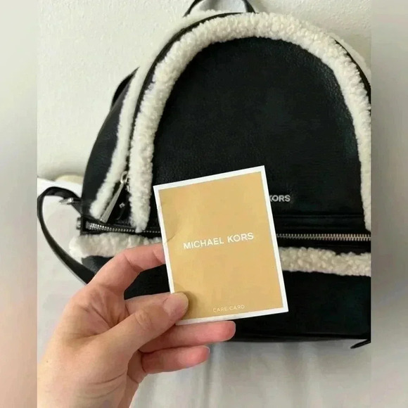 MICHAEL KORS Rhea Black Leather Sherpa Lined Backpack Rare - Picture 3 of 10